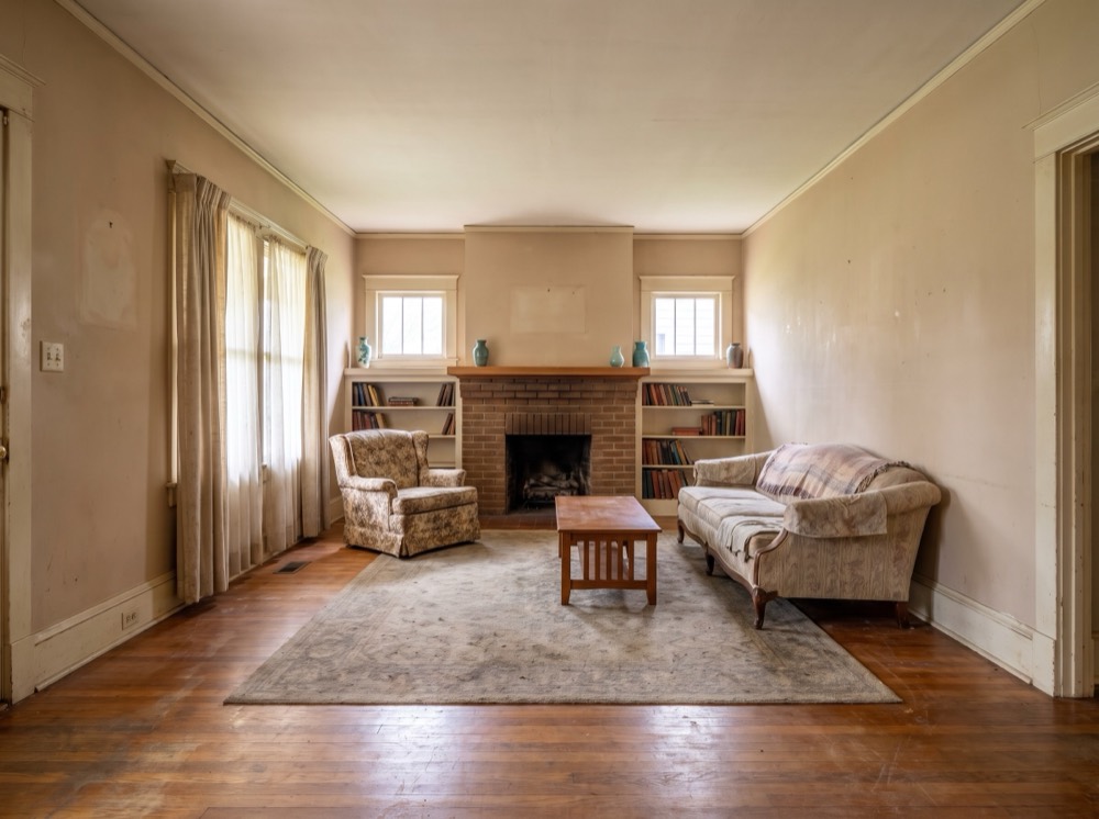 Dated interior room before refresh
